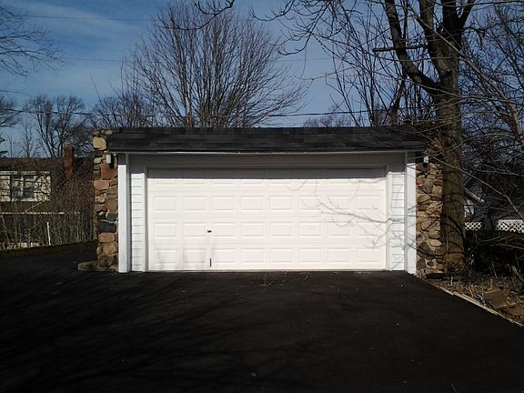 2nd image of 20121 Beachview Dr