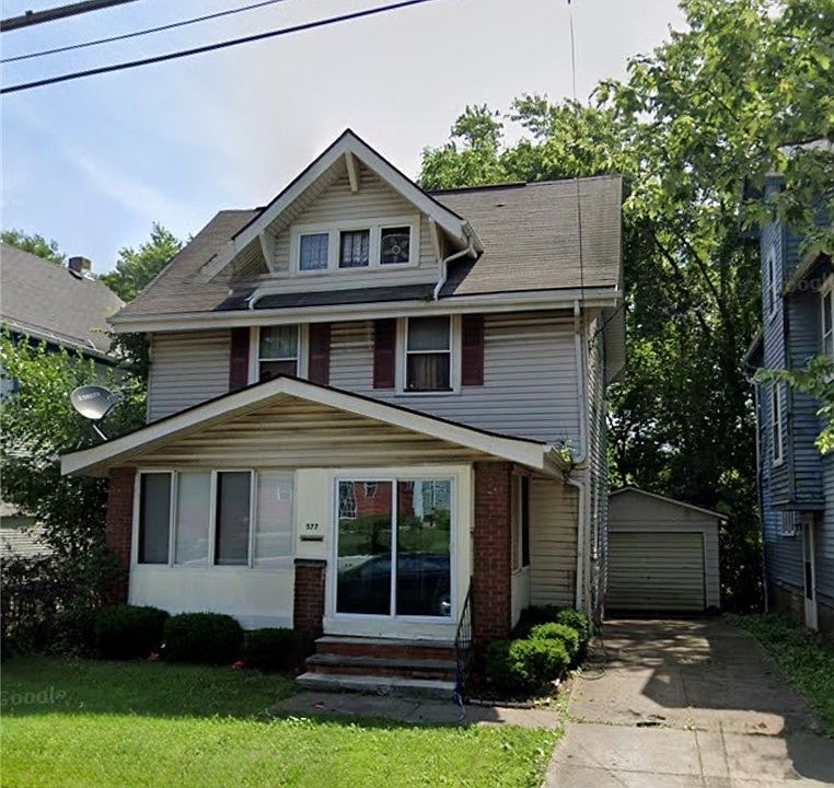 1st image of 577 Rhodes Ave