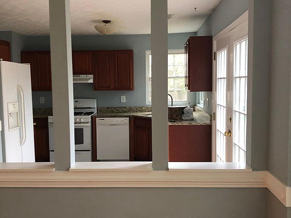 3rd image of 4940 N Bridges Dr
