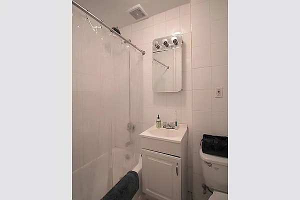 Rented by Maz Group NY | media 3