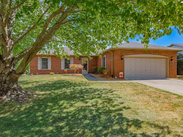 5766 Fiesta Dr, Newburgh, IN 47630