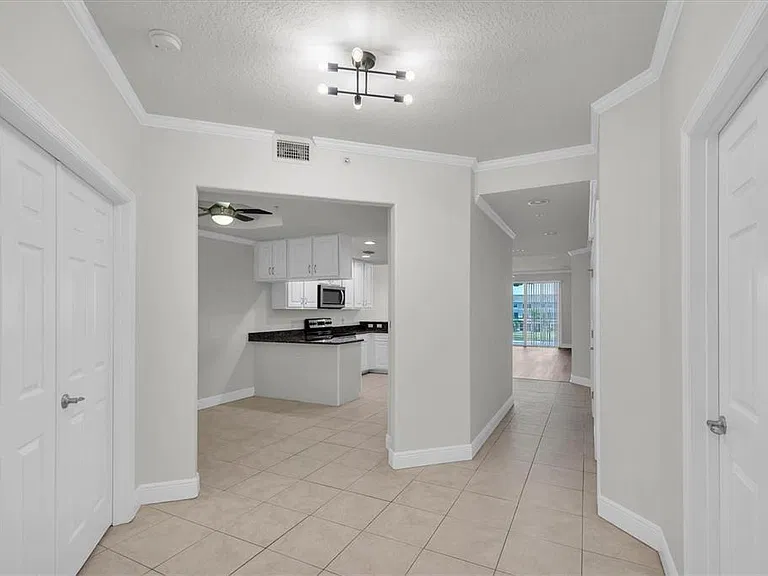 7069 Key Haven Rd #302 — Photo 5
