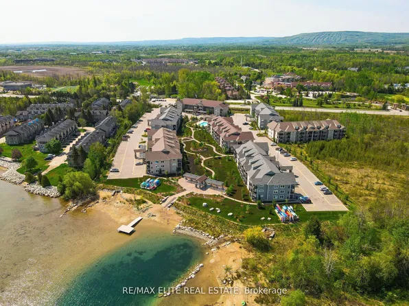 5 Anchorage Cres #303, Collingwood, ON L9Y 0Y6
