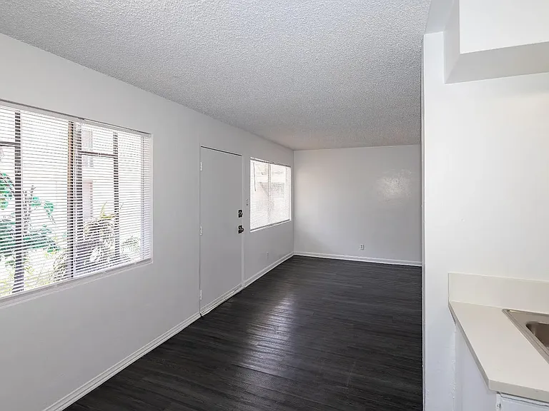 2616 Sherwood St #17 — Photo 9