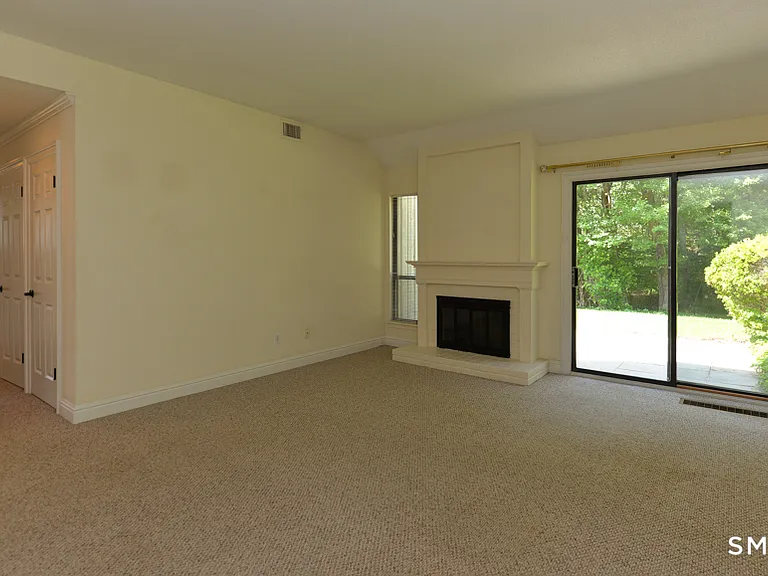 986 Heritage Vlg #A — Photo 5
