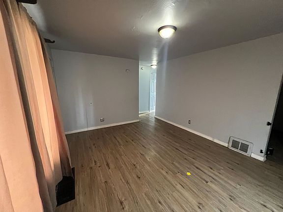 2nd image of 6219 N Alberta St
