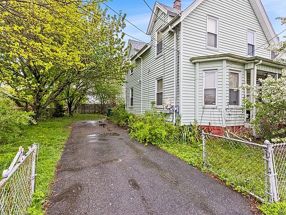 4th image of 44 Elmwood Ave