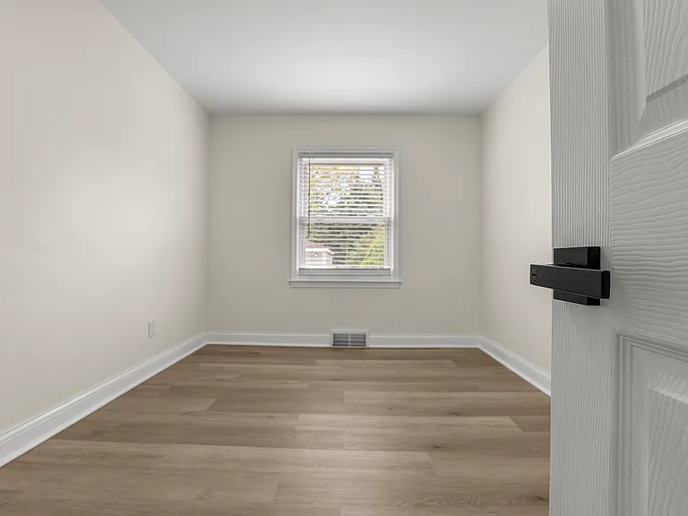 1405 Venice St — Photo 24