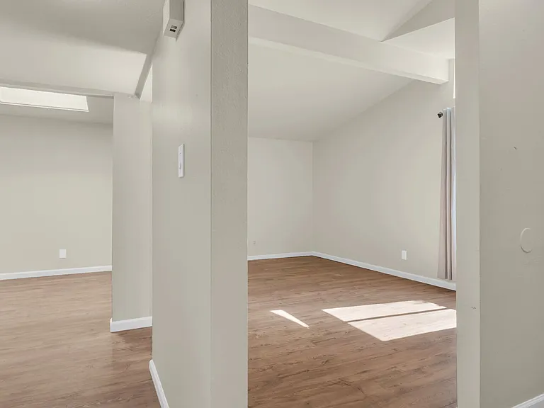 709 Arnold St — Photo 3