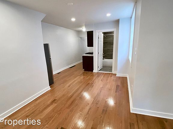 5th image of 3850 W Girard Ave #1