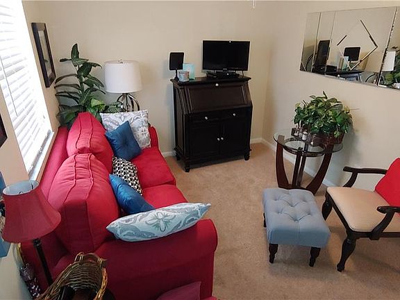 2nd image of 1005 SE 40th St