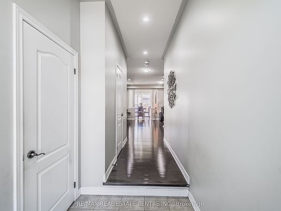 3rd image of 10 Ebury Dr