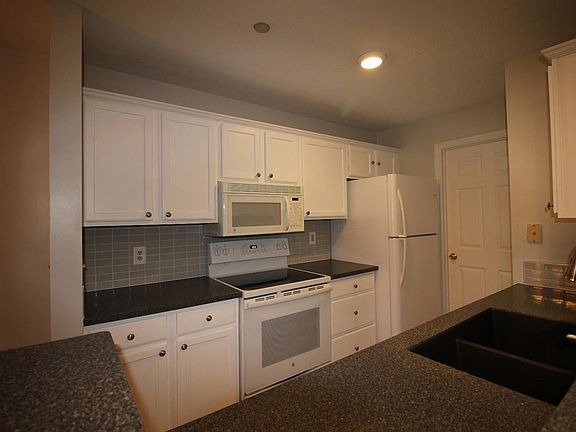 5th image of 7550 Shawnee Ln APT 141