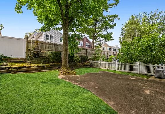 3rd image of 221-48 58th Ave