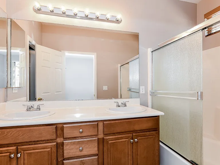 4344 Desert Home Ave — Photo 10