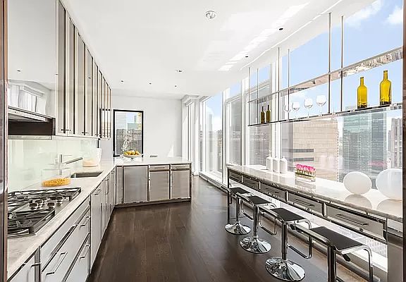 5th image of 20 W 53rd St Floor 43