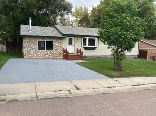 904 Beech St, Gillette, WY 82716