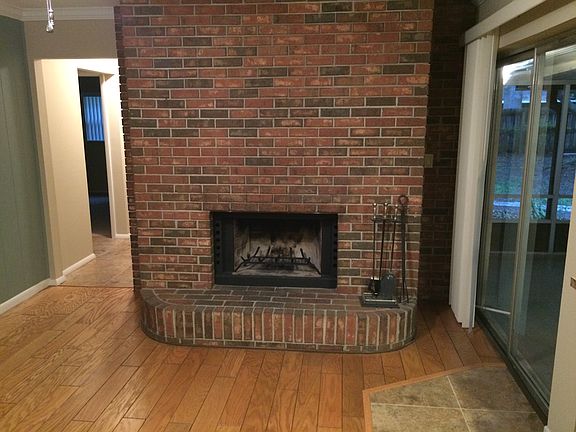 5th image of 776 Forest Glen Ct