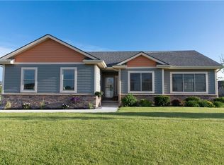 302 21st St SW, Altoona, IA 50009