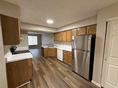 3rd image of 5405 Camelot Dr Unit 1-A