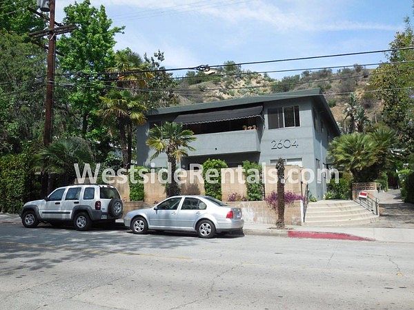 1st image of 2604 N Beachwood Dr APT 8