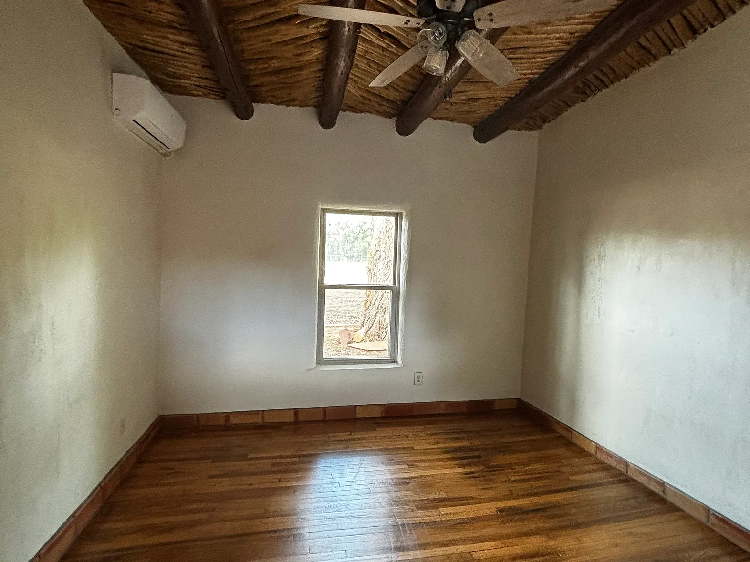 2 bed, 1200 sqft, $1,900 — Photo 4