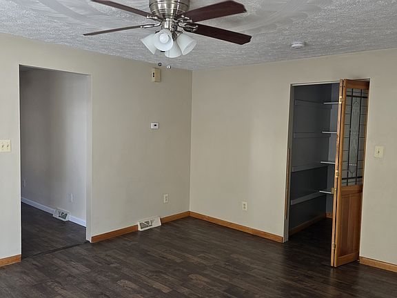 5th image of 217 W Ellis St Floor 1