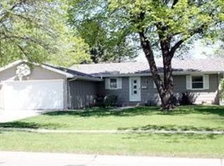 2807 Evergreen Rd N, Fargo, ND 58102