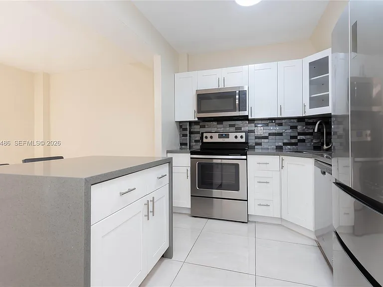 300 NW 42nd Ave #411 — Photo 8
