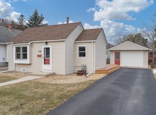 716 Garfield Ave, North Mankato, MN 56003