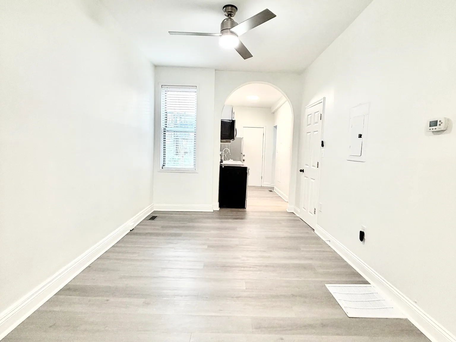 2 bed, 1100 sqft, $1,500 — Photo 3
