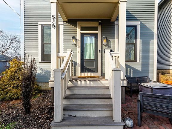 4th image of 530 W 2nd Ave