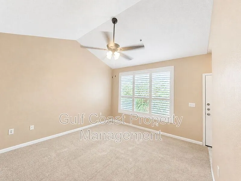 1 bed, 1.0 bath, 794 sqft, $1,295 — Photo 2