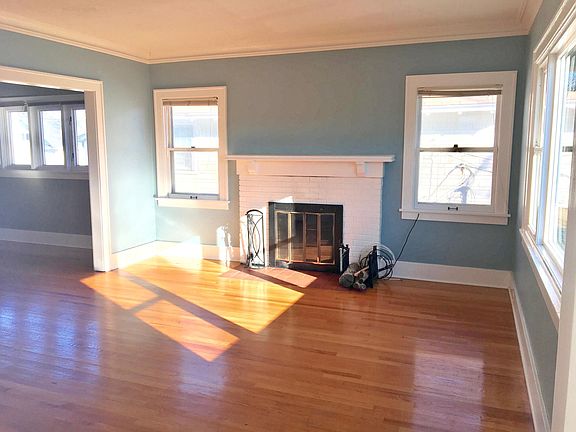 4th image of 1443 Genessee St SE