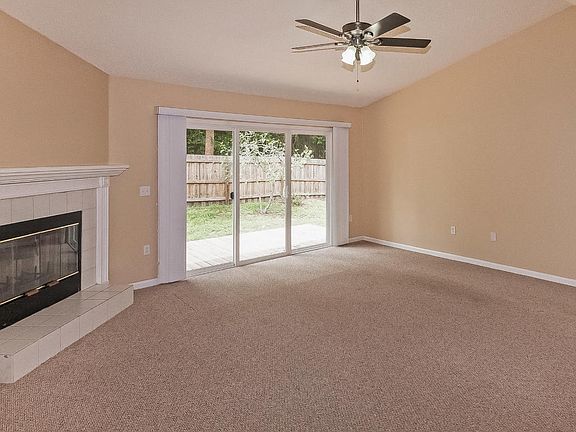 3rd image of 4852 Beacon Dr E