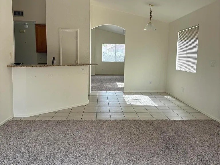1653 E Saint Apollonia St — Photo 5