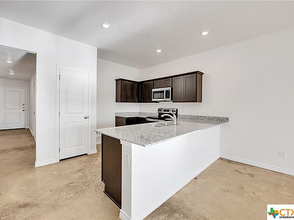 3rd image of 1205 Lehmann Dr