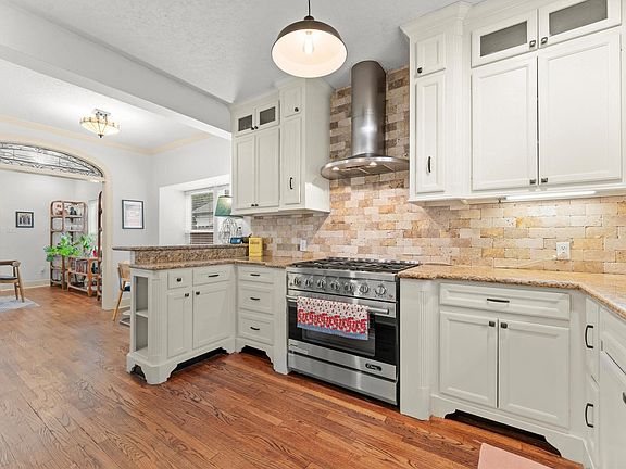 3rd image of 2719 Eagle St