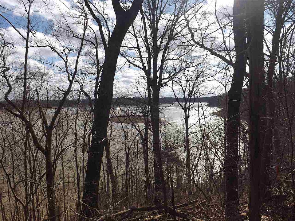 2nd image of 822 Joe Morris Rd