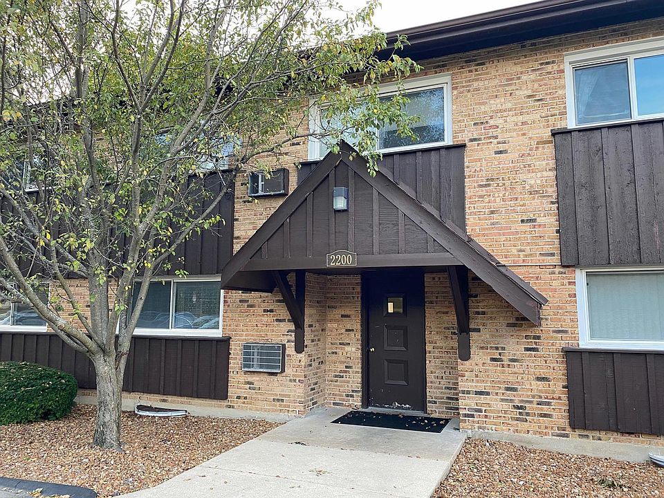 1st image of 2200 Arbor Cir APT 21