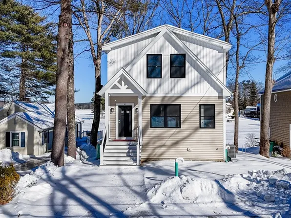 301 Shore Dr, Salem, NH 03079