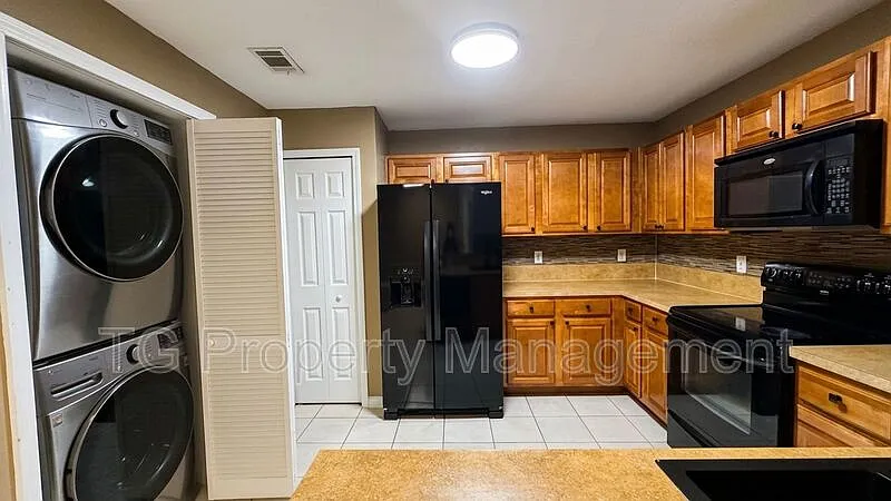 3610 Kirkpatrick Cir #16