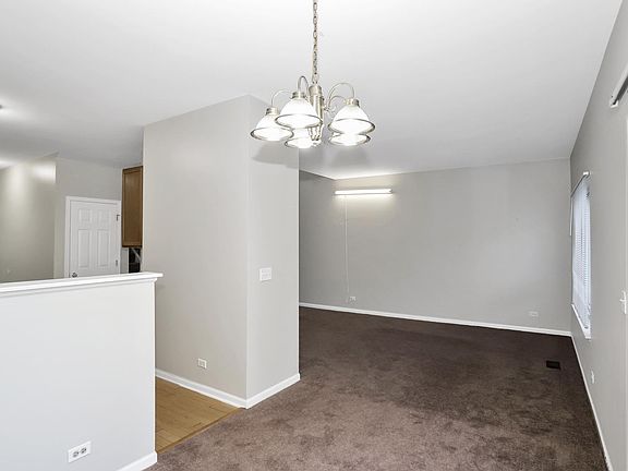 5th image of 384 Jamestown Ct #384