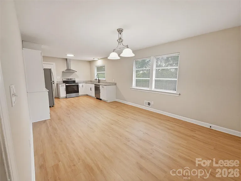 765 8th Avenue Dr SE — Photo 5