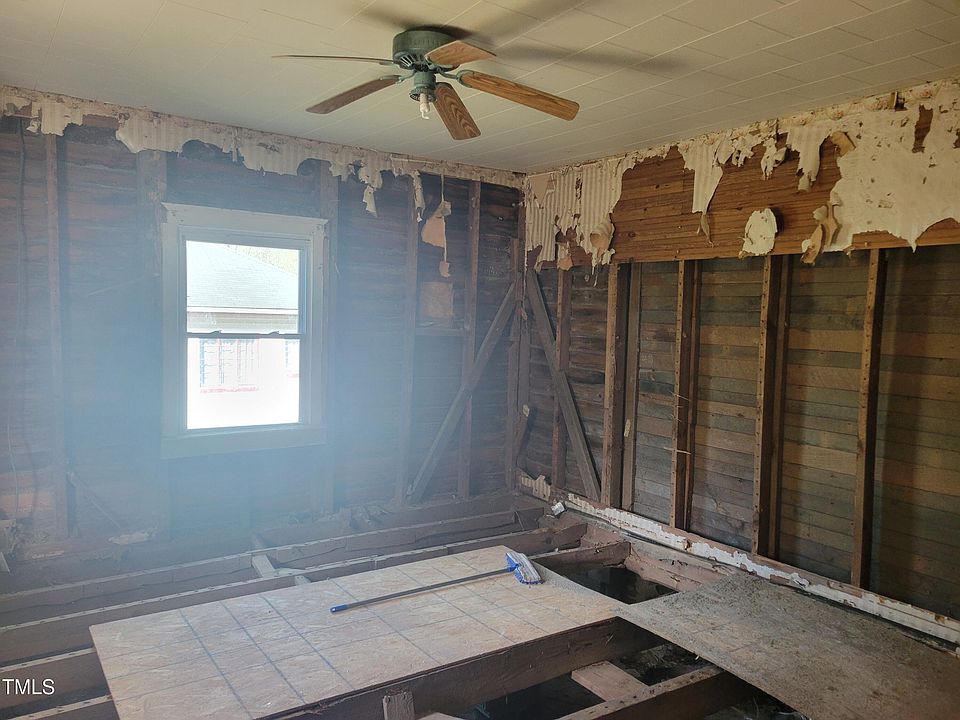 1st image of 307 Watson St