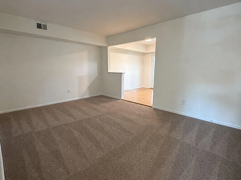 70 Orchard Ct — Photo 2