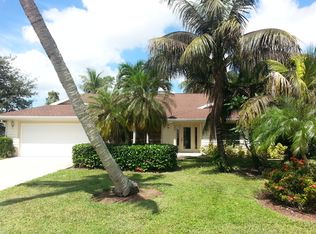 2295 Queens Way, Naples, FL 34112