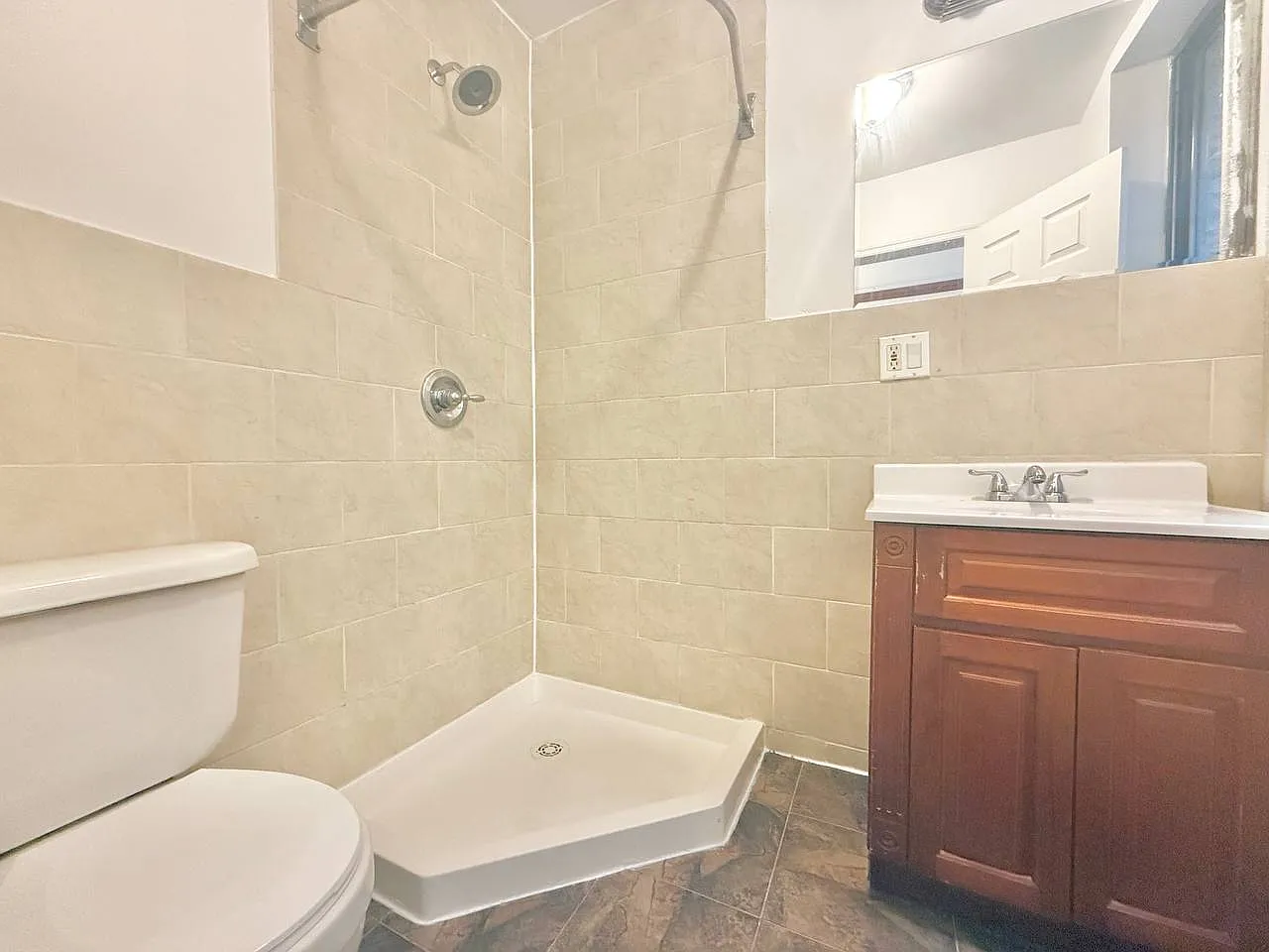 909 Saint John's Avenue — Photo 4