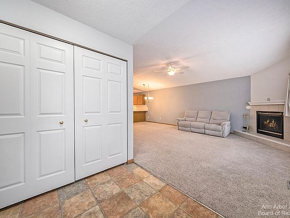 5th image of 1201 Carriage Dr