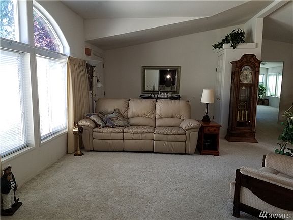 5th image of 2226 E Eagle Ln SW